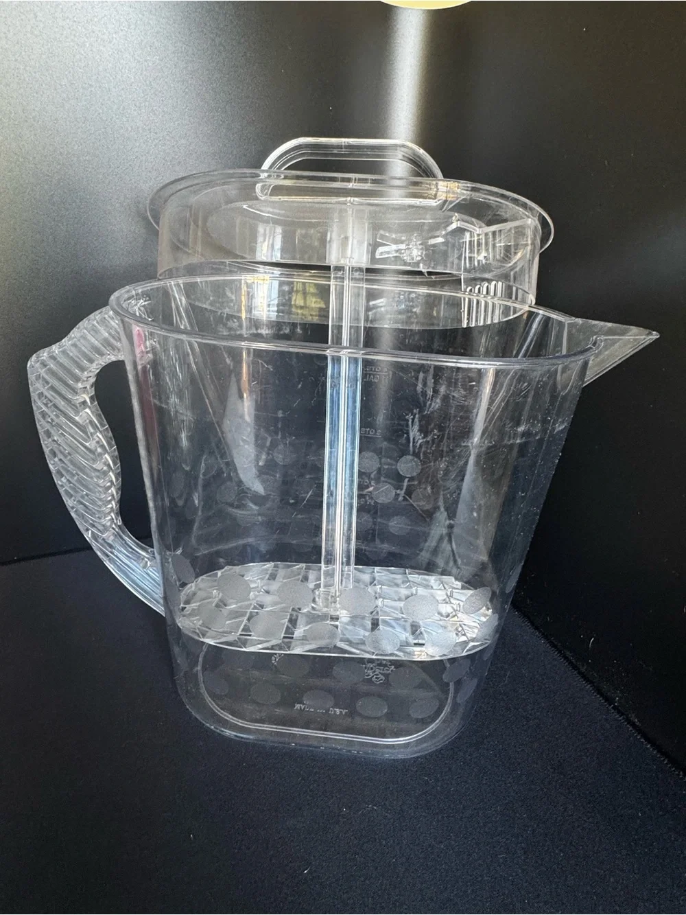 Pampered Chef Quick Stir Clear Plastic Beverage Pitcher with Lid and Handle